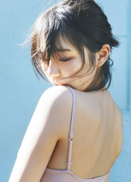 菊地姫奈 (Hina Kikuchi)